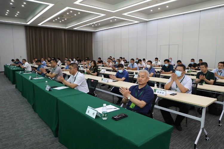 15947974182550941Mam.jpg auto_4840.jpg